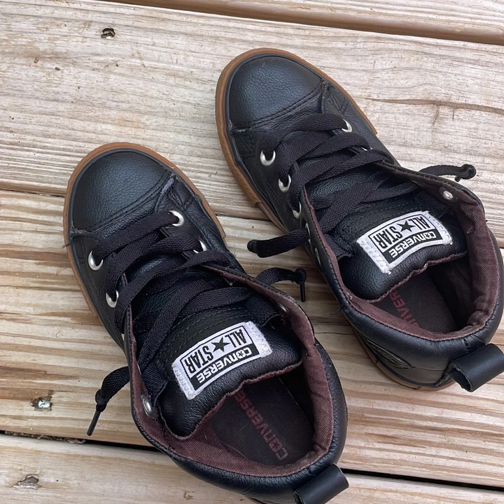 Converse Chuck Taylor All Star Street Mid Black Leather Kids Size 1